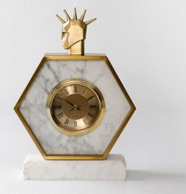 ساعة زينة بنمط عصري فاخر من الرخام، ساعة منبه من الرخام الأبيض، إكسسوارات صغيرة لطاولة السرير، ساعة إبداعية
