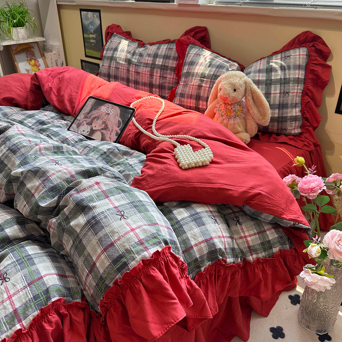 Large-lace Four-piece Bed Set With Polka-dot Washed Cotton Sheets And Duvet Cover
