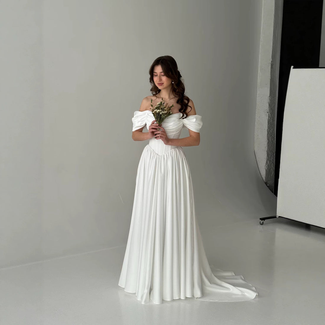Women's Minimalist French-style Off-shoulder Satin Dress